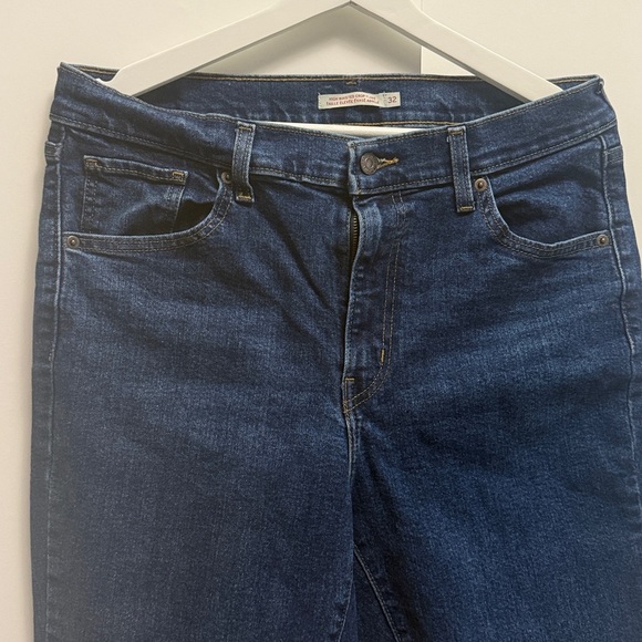 Levi’s High Waisted Crop Flare Jeans - Picture 2 of 6